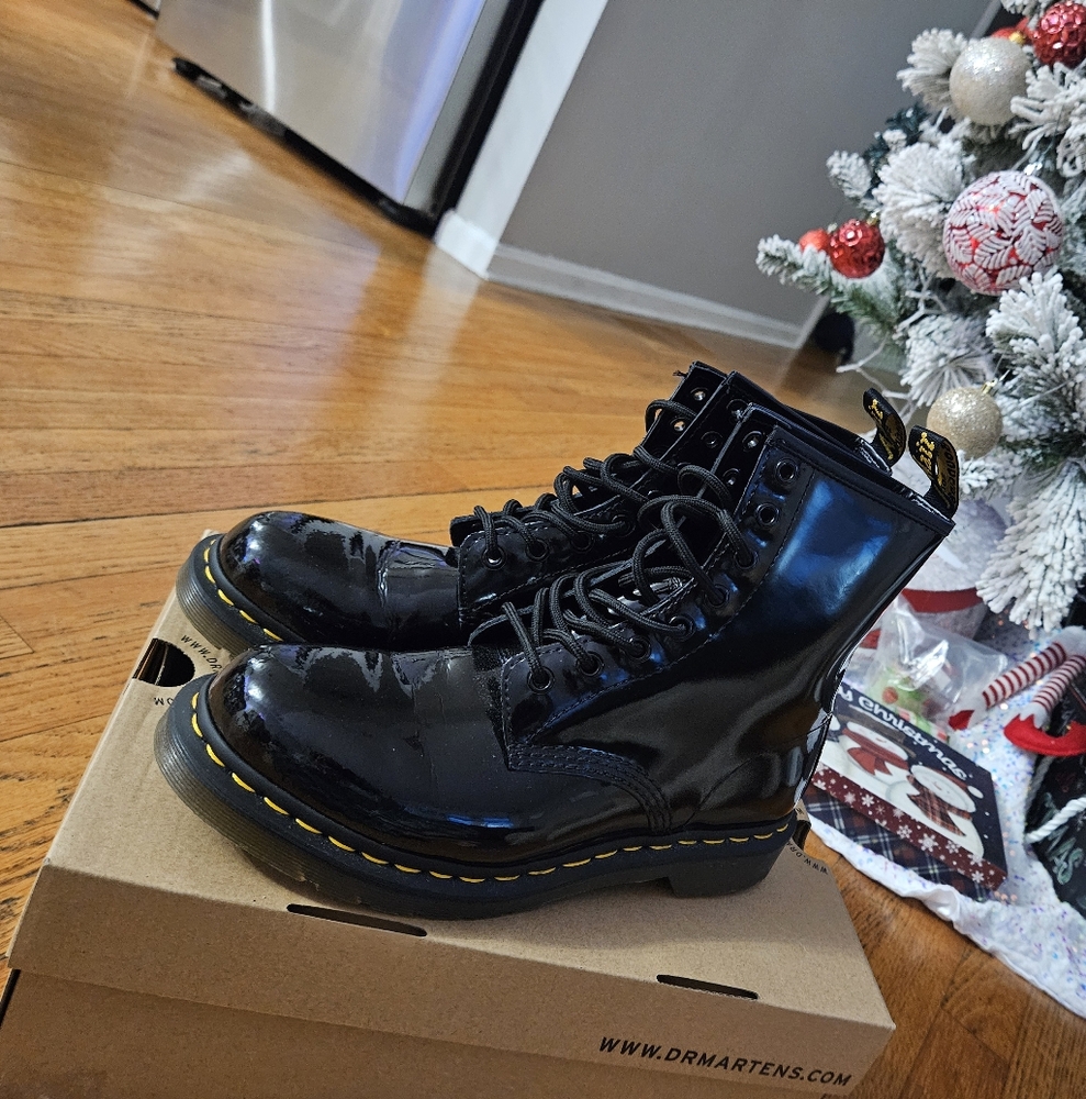 Combat boots